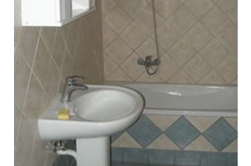 Grecia Chata Kassiópi, Esterno