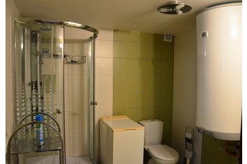 Słowacja Chata Mojtín, Zewnątrz