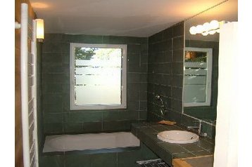 Franţa Chata Huez, Exteriorul