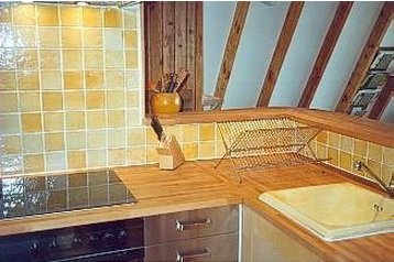 France Chata Huez, Extérieur