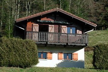 Francia Chata Vagney, Esterno
