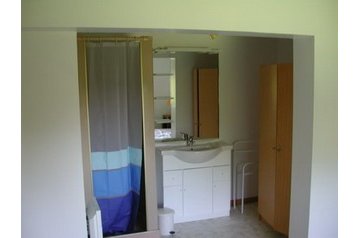 France Chata Vagney, Extérieur