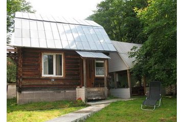 Ukraina Chata Jaremcze / Jaremče, Zewnątrz