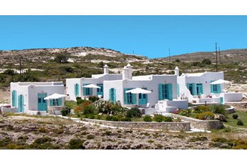 Grecia Bungalov Adámas, Exteriorul