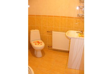 Ukrajna Privát Verchovyna, Exteriőr