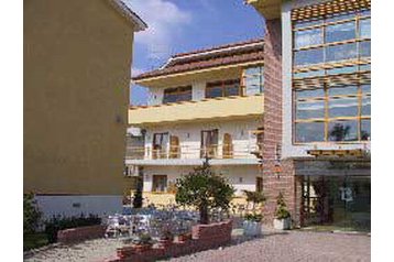 Albanija Hotel Tirana, Eksterjeras