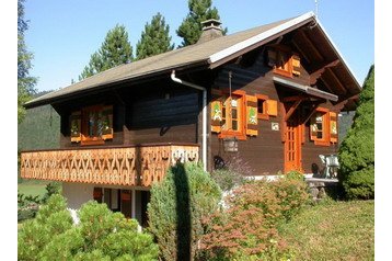 France Chata Mégevette, Exterior