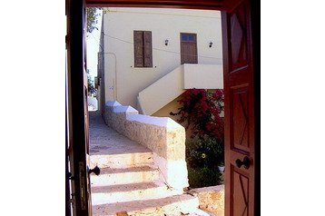 Grecia Chata Nimborio, Esterno
