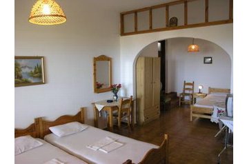 Kreeka Privát Kalives, Eksterjöör