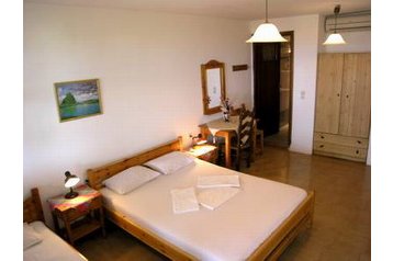 Kreeka Privát Kalives, Eksterjöör