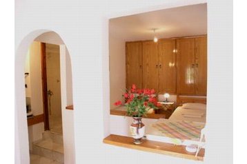 Kreeka Privát Kalives, Eksterjöör