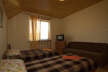 Ukrajna Privát Schidnyca, Exteriőr