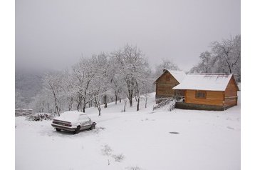 Ukraina Chata Kňahyňa, Zewnątrz