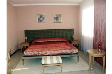 Russia Hotel Čeljabinsk / Chelyabinsk, Esterno