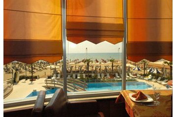 Albaania Hotel Golem, Eksterjöör