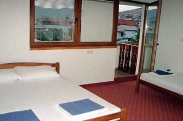 Bosnia şi Herţegovina Hotel Mostar, Exteriorul