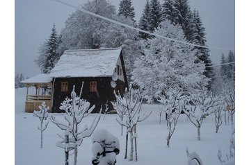 Chorwacja Chata Tršće, Zewnątrz