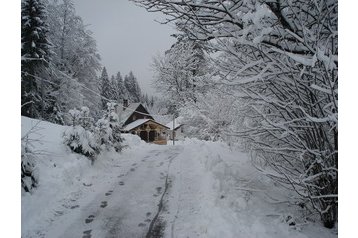 Chorwacja Chata Tršće, Zewnątrz