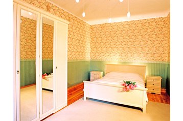 Ukraina Hotel Jalta, Eksterjeras