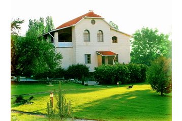 Ucraina Chata Podhornoje, Esterno
