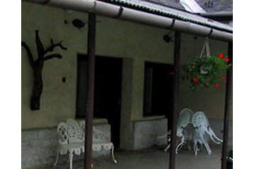 Ungarn Privát Parádsasvár, Eksteriør