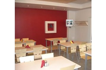 Латвия Hotel Daugavpils, Екстериор