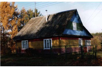Białoruś Chata Ostrovets, Zewnątrz