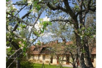 Готель Kārļi 2