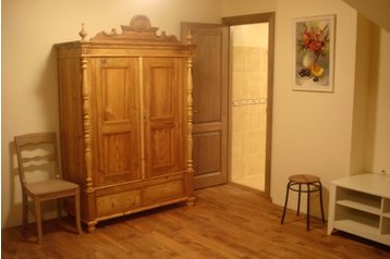 Готель Kārļi 4