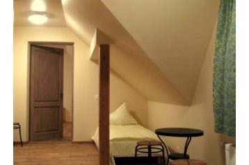 Готель Kārļi 4