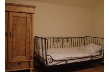 Готель Kārļi 4