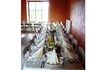 Готель Kārļi 4