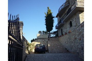 Albánia Privát Kaninë, Exteriőr