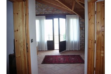 Albánia Privát Kaninë, Exteriőr