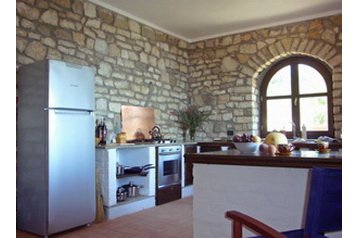 Albánia Privát Kaninë, Exteriőr