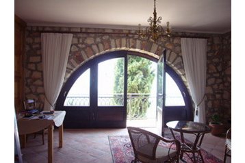 Albania Privát Kaninë, Eksteriør