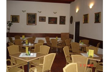 Чехія Hotel Hostinné, Екстер'єр