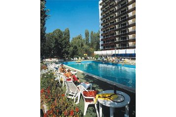 Ungari Byt Balatonföldvár, Eksterjöör