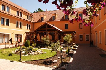 Tšehhi Vabariik Hotel Skalná, Eksterjöör