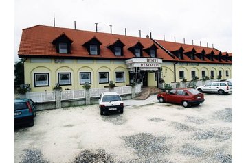 Ungari Hotel Töltéstava, Eksterjöör