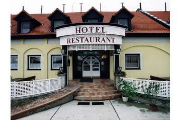 Hungrie Hotel Töltéstava, Extérieur