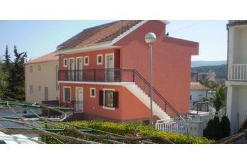 Апартамент Vrboska 1