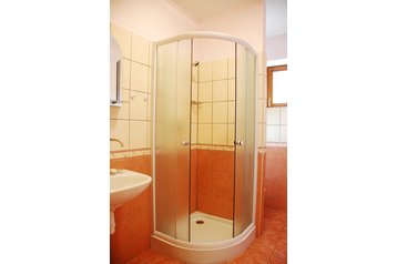 Slovacia Chata Švošov, Exteriorul