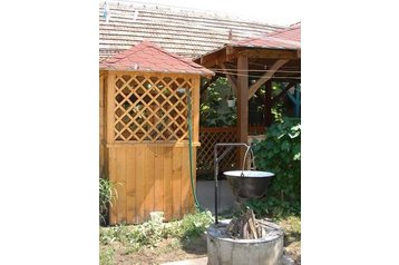 Węgry Chata Abádszalók, Zewnątrz