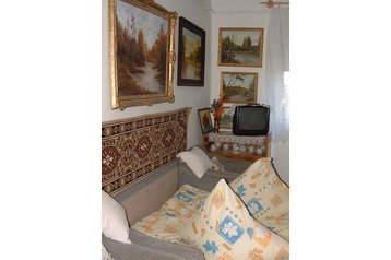 Węgry Chata Abádszalók, Zewnątrz