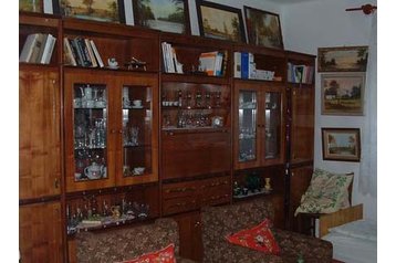 Węgry Chata Abádszalók, Zewnątrz