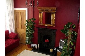 Great Britain Byt Edinburgh, Exterior