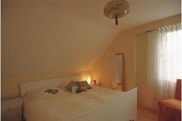 Germania Chata Burgen, Interno