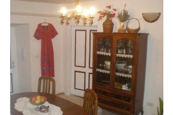 Kroatia Byt Pula, Eksteriør