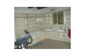 Węgry Chata Ganna, Zewnątrz